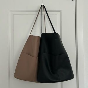 Lot of two Oak + Fort tote bags (black and latte)